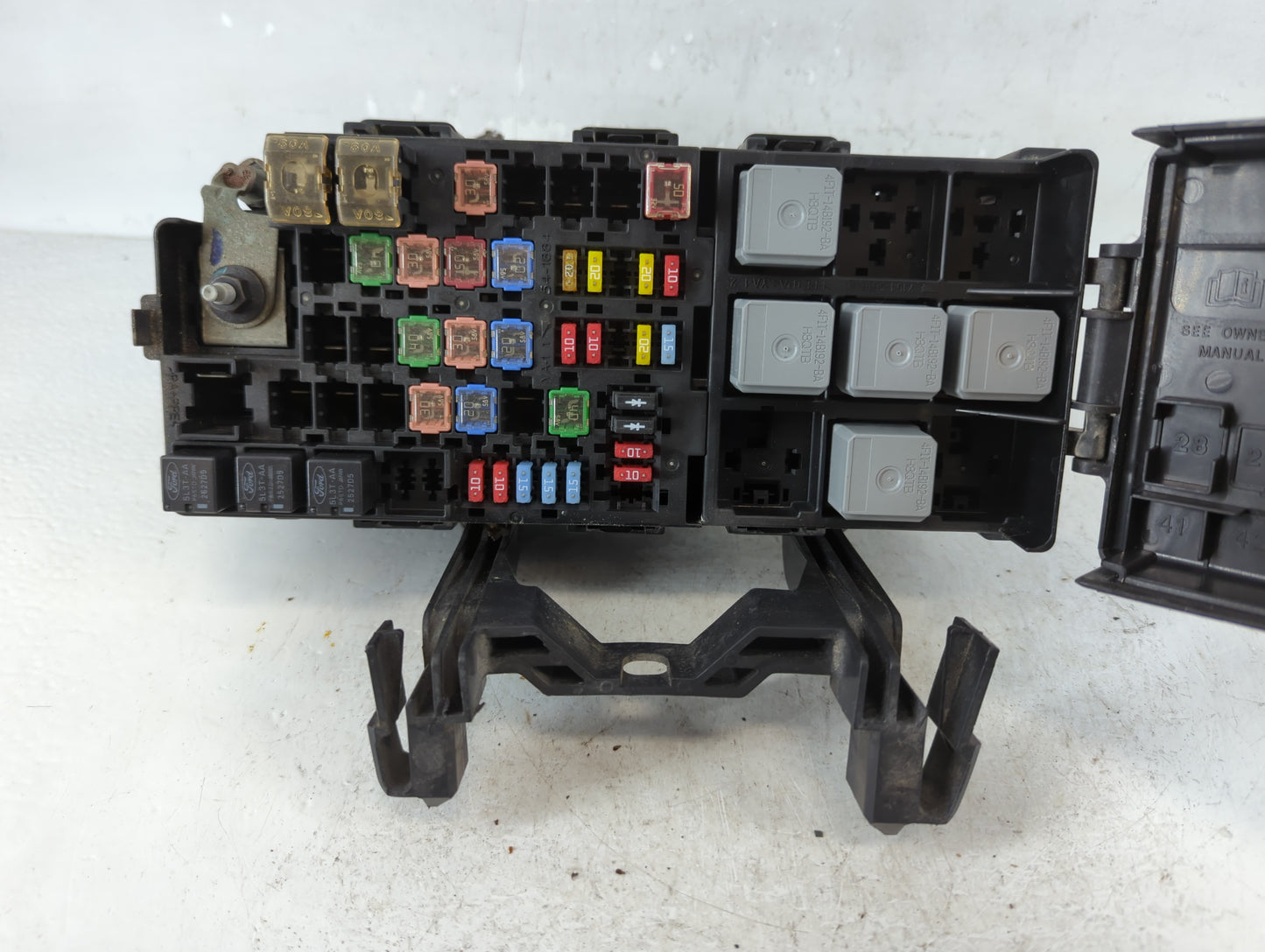 2008-2009 Ford Taurus Fusebox Fuse Box Panel Relay Module P/N:8G1T-14A003-AC Fits Fits 2008 2009 OEM Used Auto Parts - Oemus