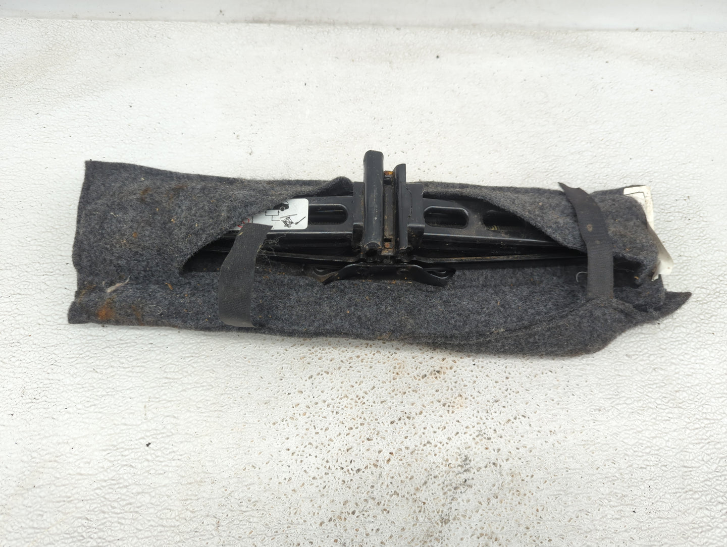 2008 Ford Taurus Spare Scissor Car Jack Black - Oemusedautoparts1.com