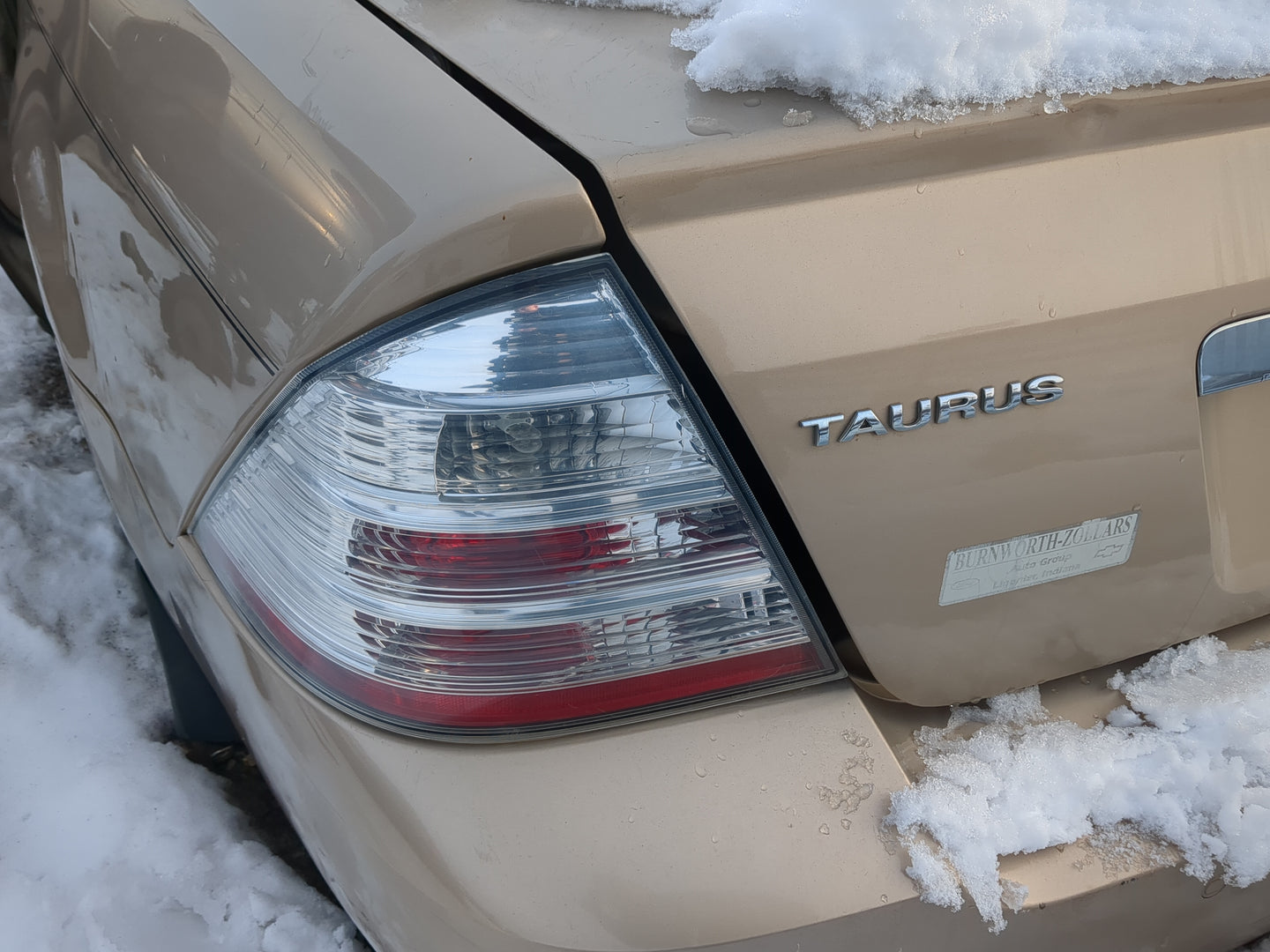 2008-2009 Ford Taurus Tail Light Assembly Driver Left OEM Fits Fits 2008 2009 OEM Used Auto Parts - Oemusedautoparts1.com