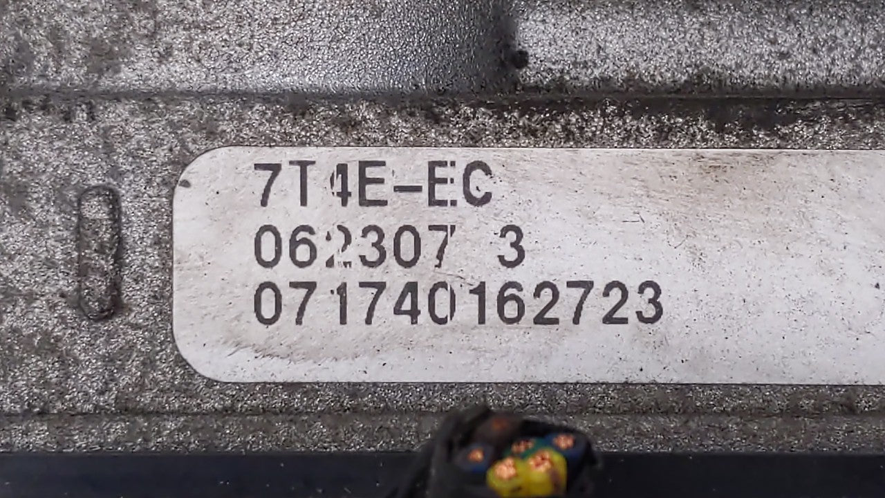 2008-2009 Ford Taurus X Throttle Body P/N:7T4E-9F991-FA 7T4E-9F991-GA Fits Fits 2007 2008 2009 2010 2011 2012 2013 2014 OEM 