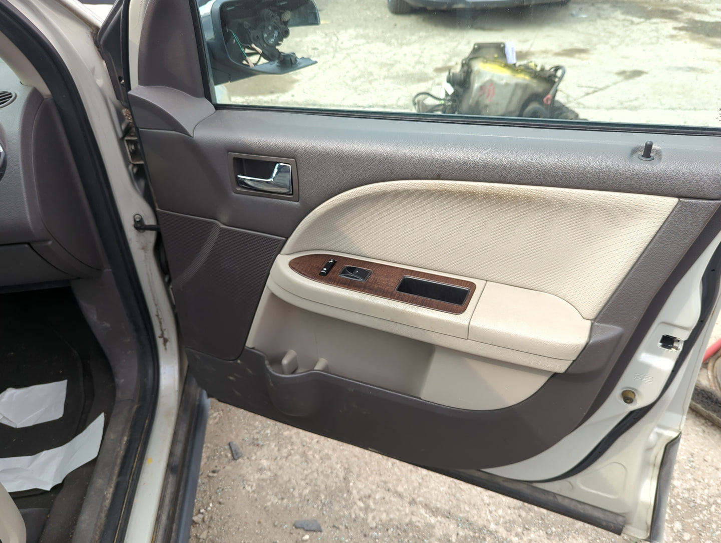 2008 Ford Taurus X Front Right Passenger Interior Door Panel Trim - Oemusedautoparts1.com