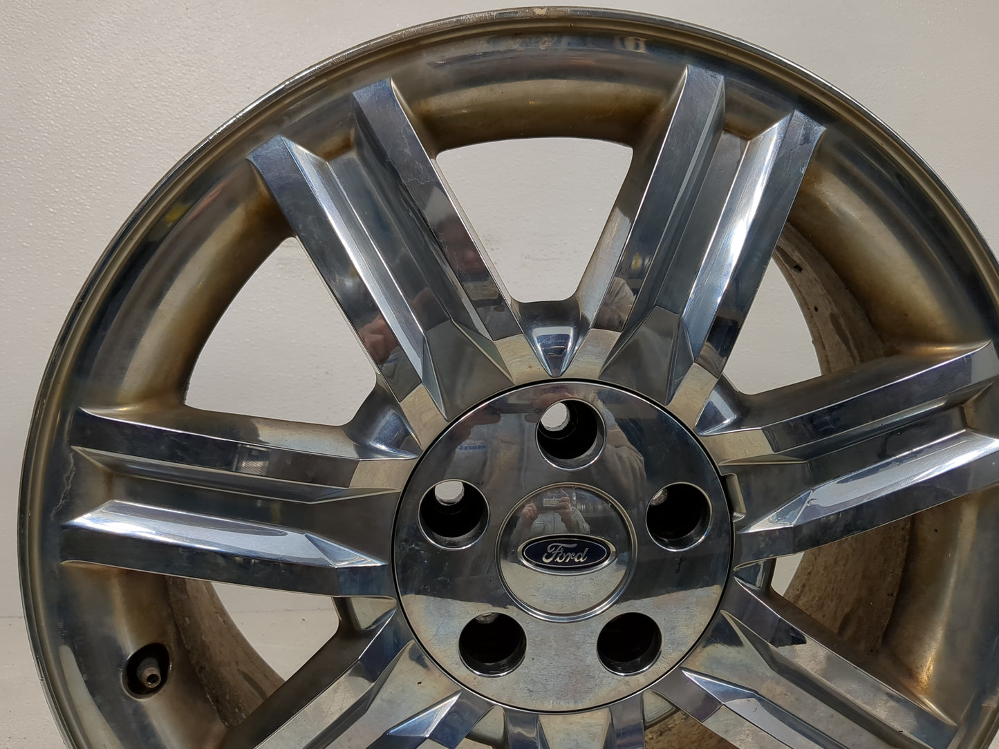 2008 Ford Taurus X Driver Front Wheel Hub Oem Chrome - Oemusedautoparts1.com