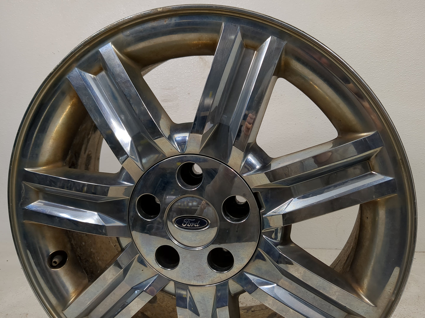 2008 Ford Taurus X Driver Front Wheel Hub Oem Chrome - Oemusedautoparts1.com