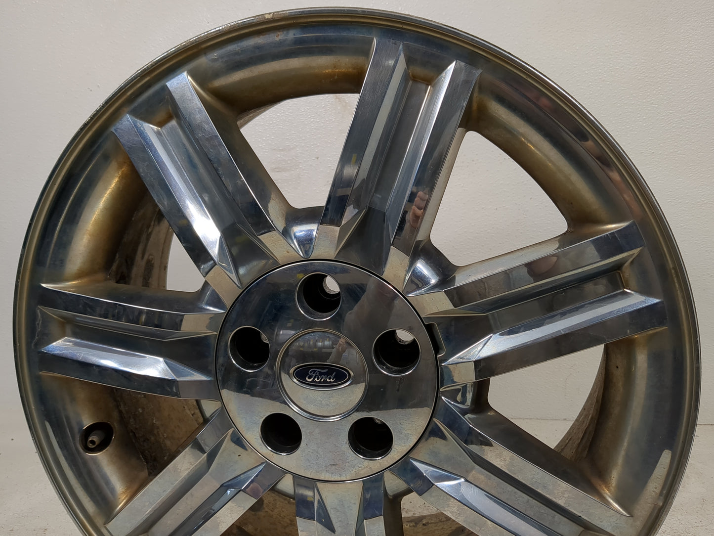 2008 Ford Taurus X Driver Front Wheel Hub Oem Chrome - Oemusedautoparts1.com