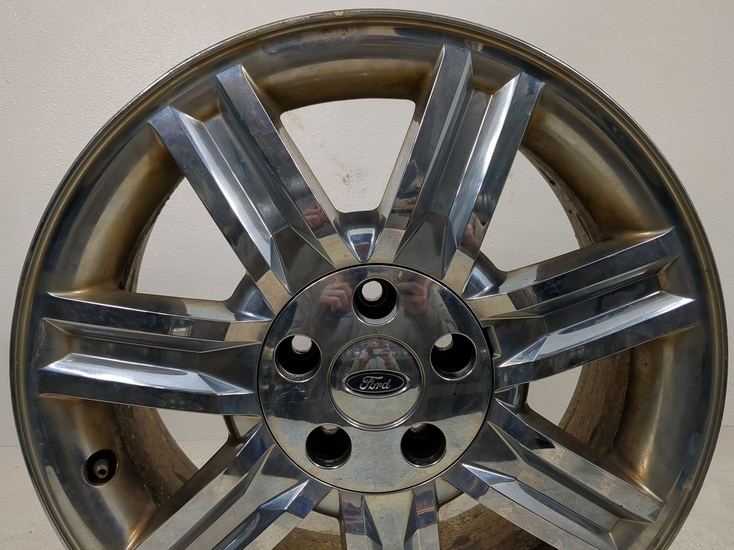 2008 Ford Taurus X Driver Front Wheel Hub Oem Chrome - Oemusedautoparts1.com