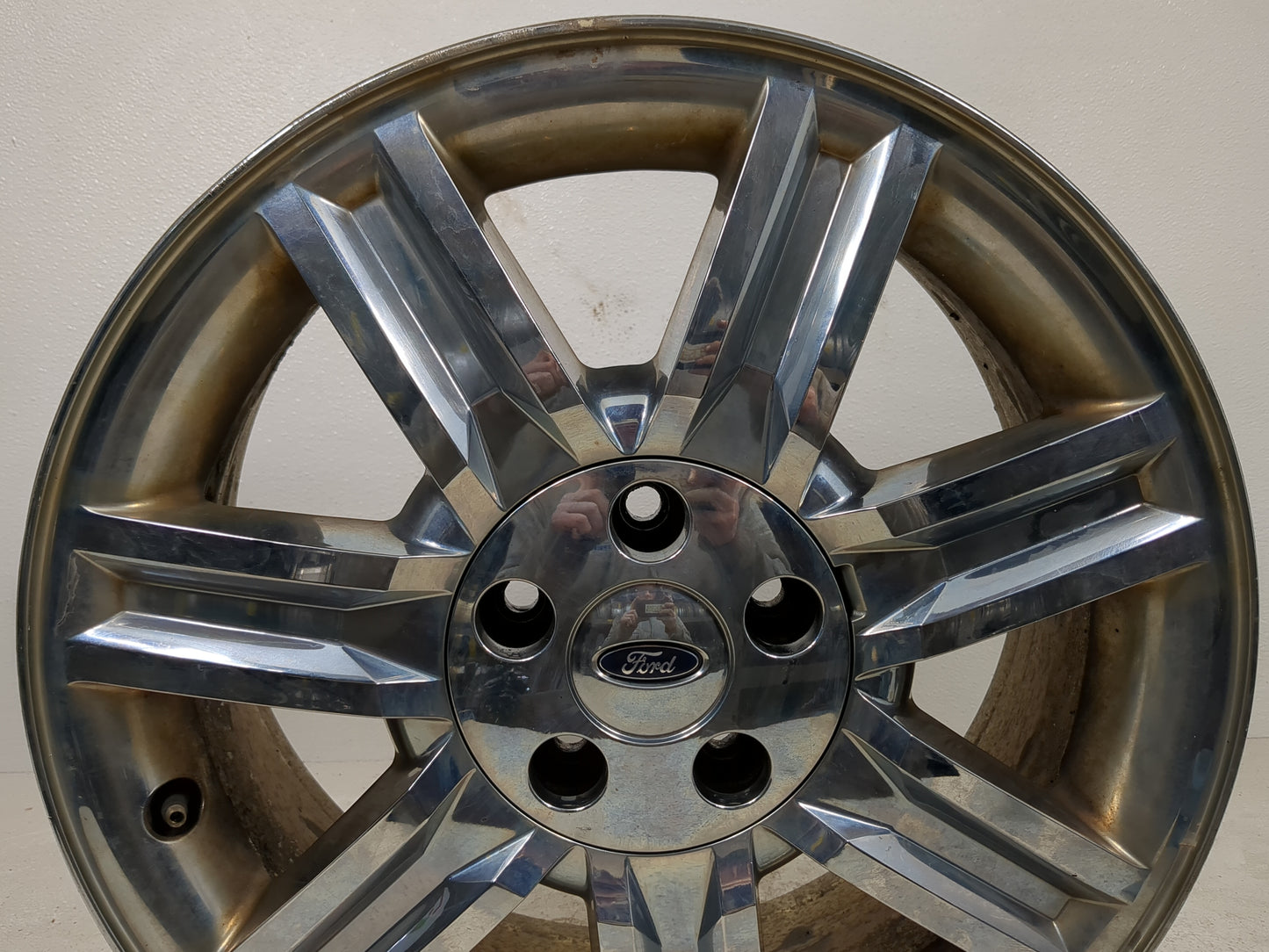 2008 Ford Taurus X Driver Front Wheel Hub Oem Chrome - Oemusedautoparts1.com