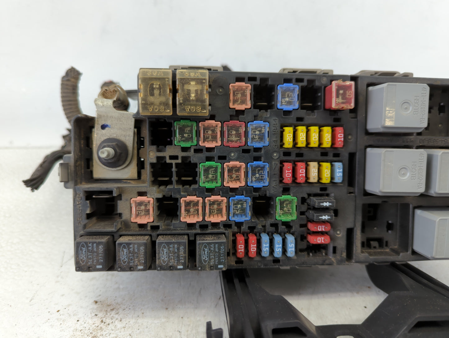 2008-2009 Ford Taurus X Fusebox Fuse Box Panel Relay Module P/N:8G1T-14A003-AC Fits Fits 2008 2009 OEM Used Auto Parts - Oem