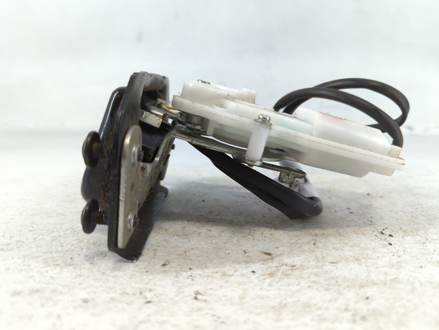 2008 Ford Taurus X Lid Latch - Oemusedautoparts1.com