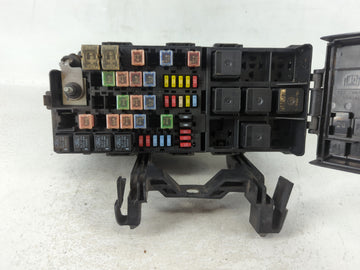 2008-2009 Ford Taurus X Fusebox Fuse Box Panel Relay Module P/N:8G1T-14A008-AC Fits Fits 2008 2009 OEM Used Auto Parts
