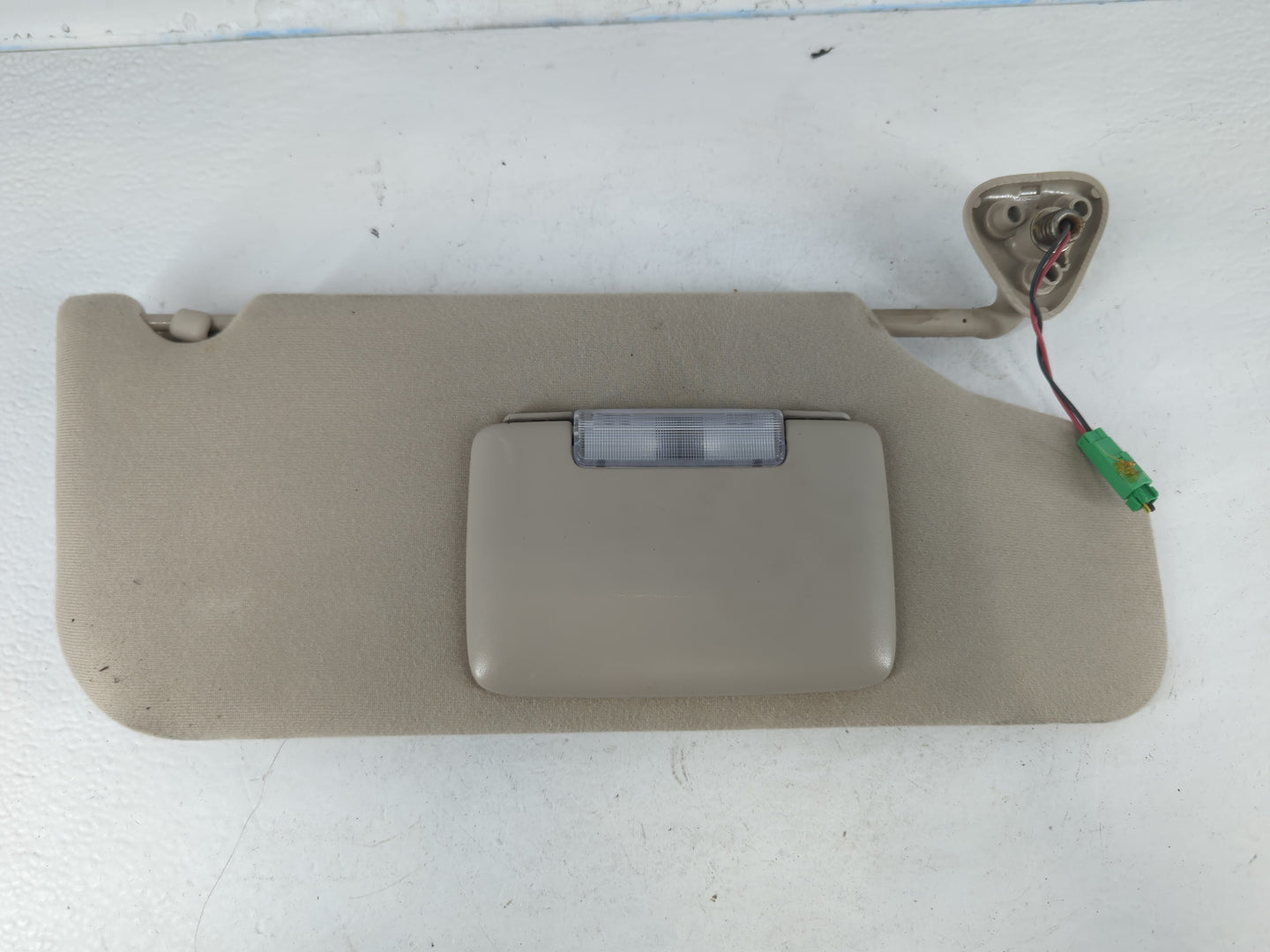 2008-2009 Ford Taurus X Sun Visor Shade Replacement Driver Left Mirror Fits Fits 2008 2009 OEM Used Auto Parts - Oemusedauto