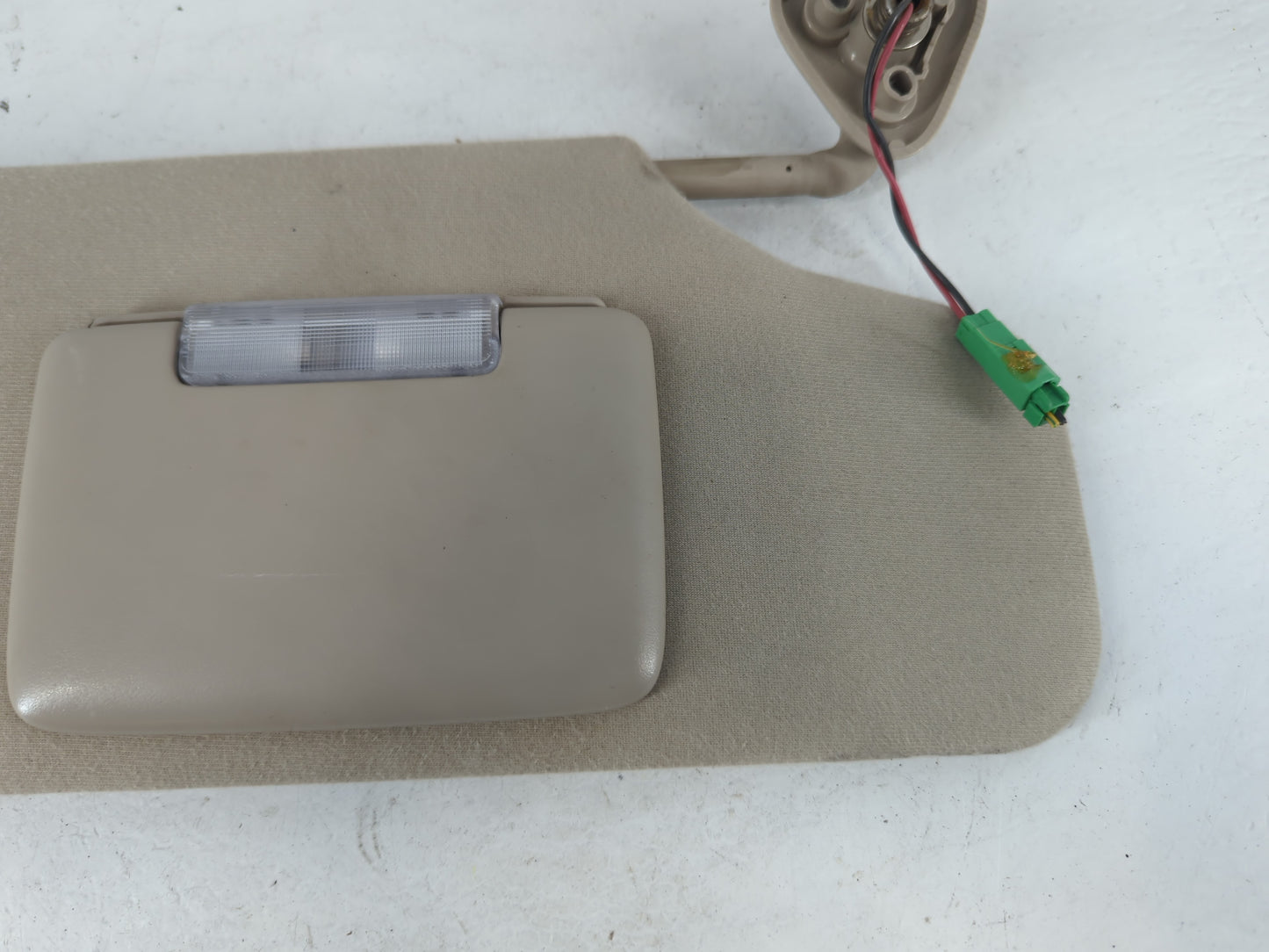 2008-2009 Ford Taurus X Sun Visor Shade Replacement Driver Left Mirror Fits Fits 2008 2009 OEM Used Auto Parts - Oemusedauto