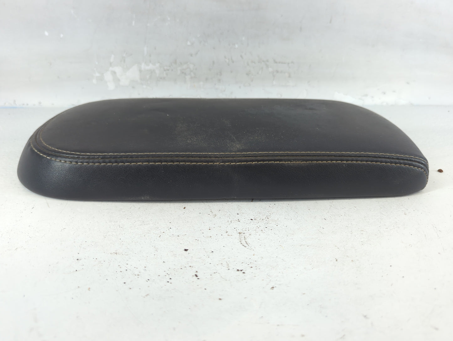 2008 Ford Taurus X Center Console Armrest Cover Lid Fits OEM Used Auto Parts - Oemusedautoparts1.com