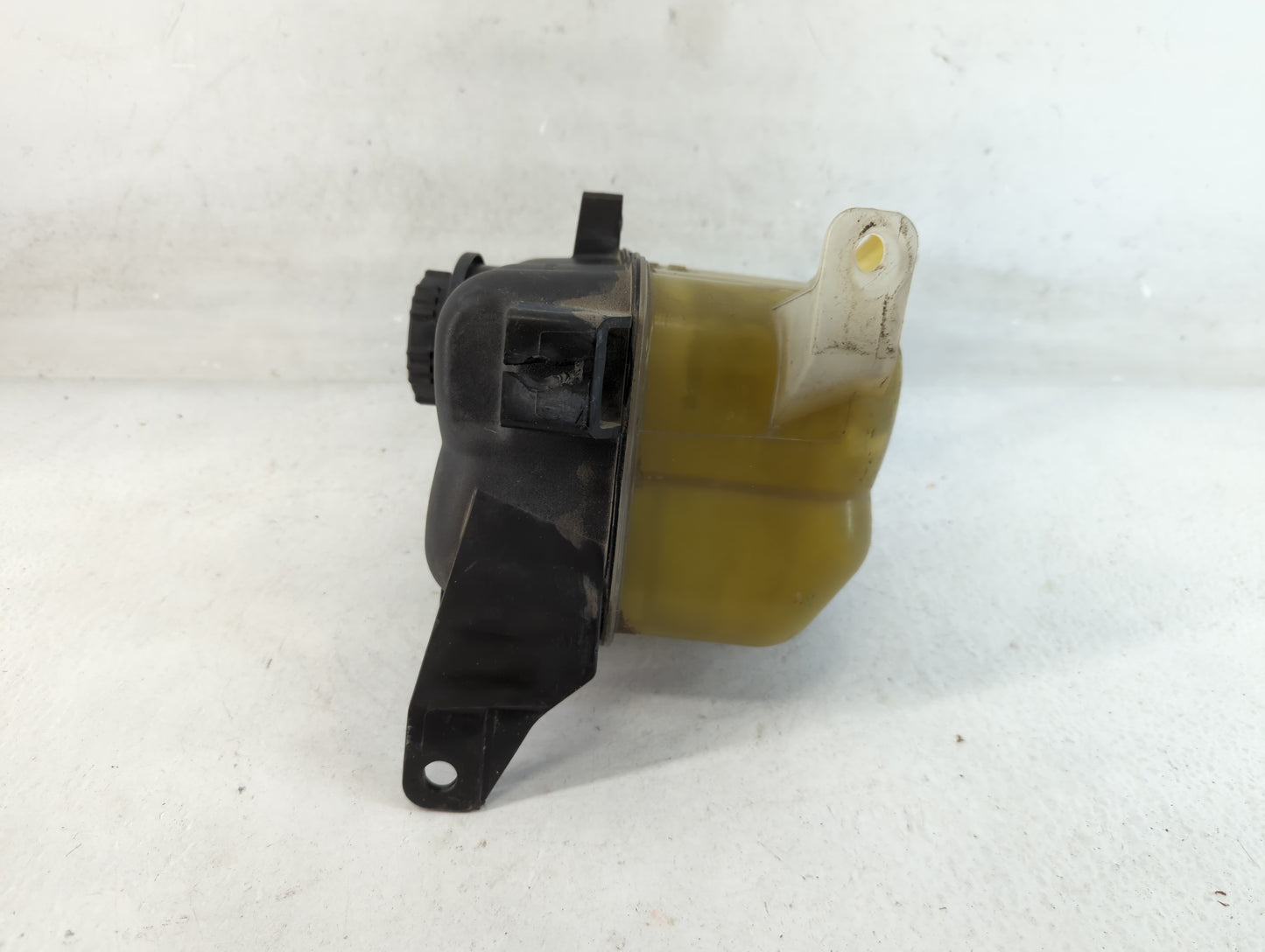 2008-2009 Ford Taurus X Radiator Coolant Overflow Expansion Tank Bottle 793793 - Oemusedautoparts1.com