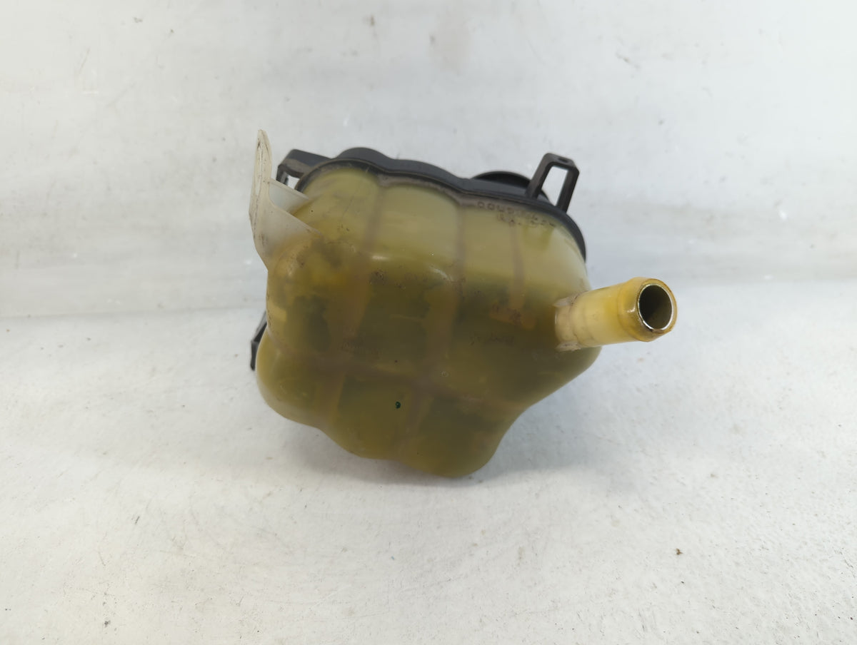 2008-2009 Ford Taurus X Radiator Coolant Overflow Expansion Tank Bottle 793793 - Oemusedautoparts1.com
