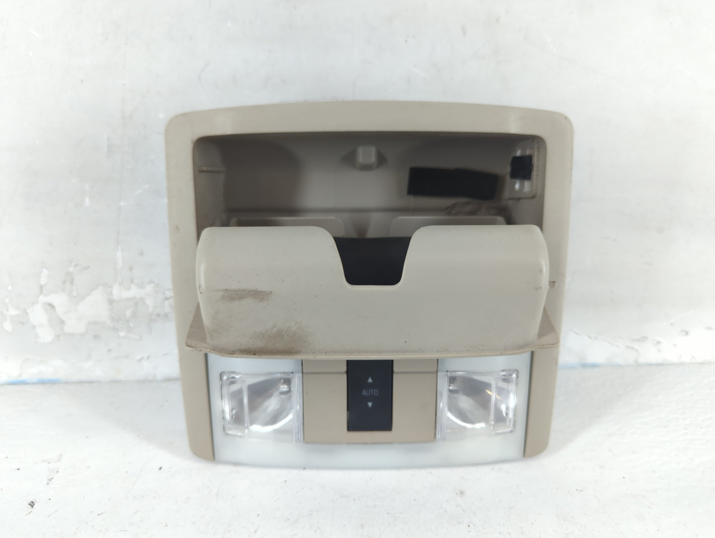 2008 Ford Taurus X Overhead Roof Console - Oemusedautoparts1.com