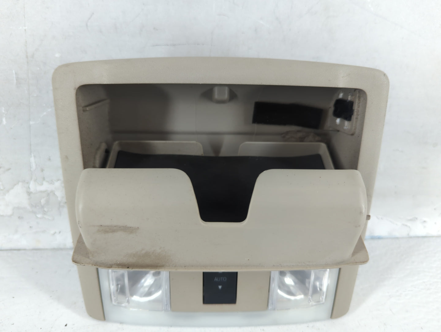 2008 Ford Taurus X Overhead Roof Console - Oemusedautoparts1.com
