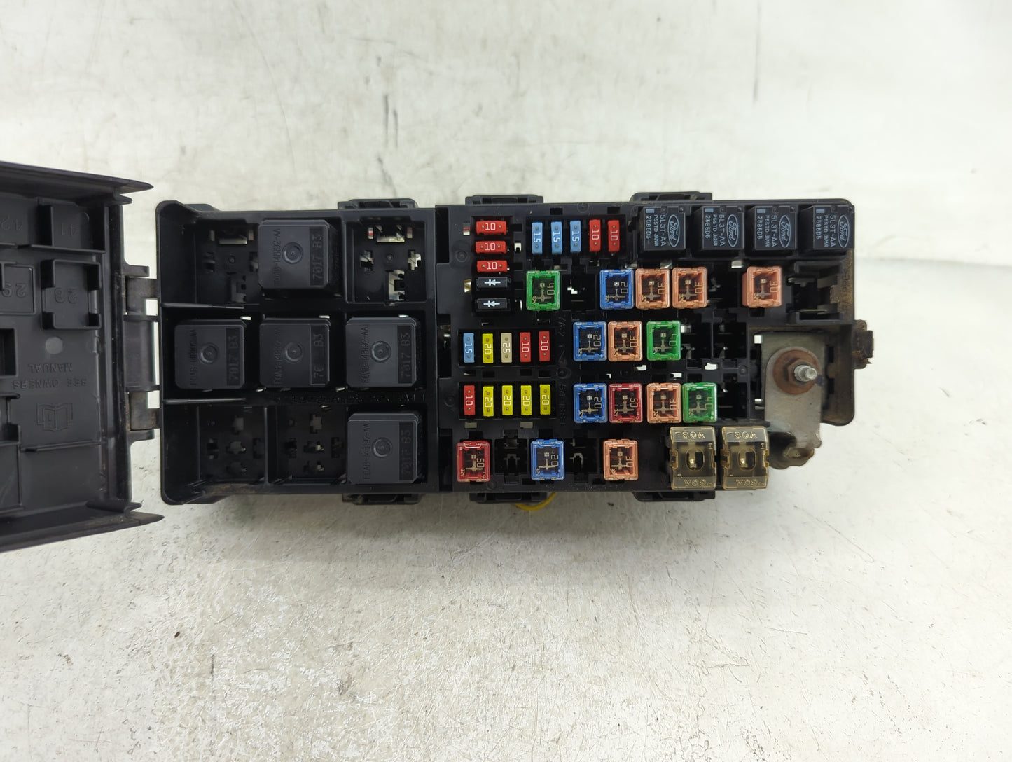 2008-2009 Ford Taurus X Fusebox Fuse Box Panel Relay Module Fits Fits 2008 2009 OEM Used Auto Parts - Oemusedautoparts1.com