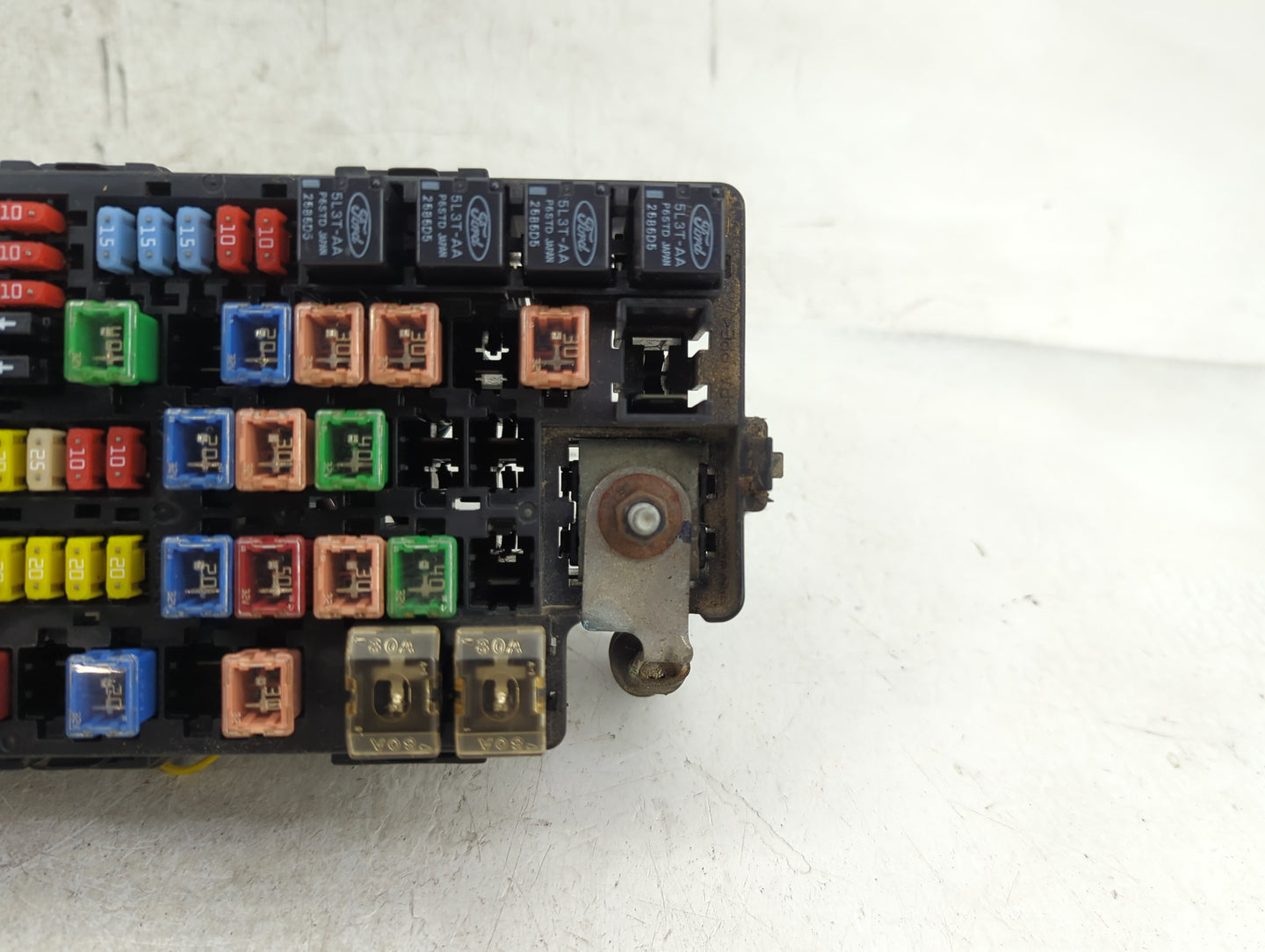 2008-2009 Ford Taurus X Fusebox Fuse Box Panel Relay Module Fits Fits 2008 2009 OEM Used Auto Parts - Oemusedautoparts1.com