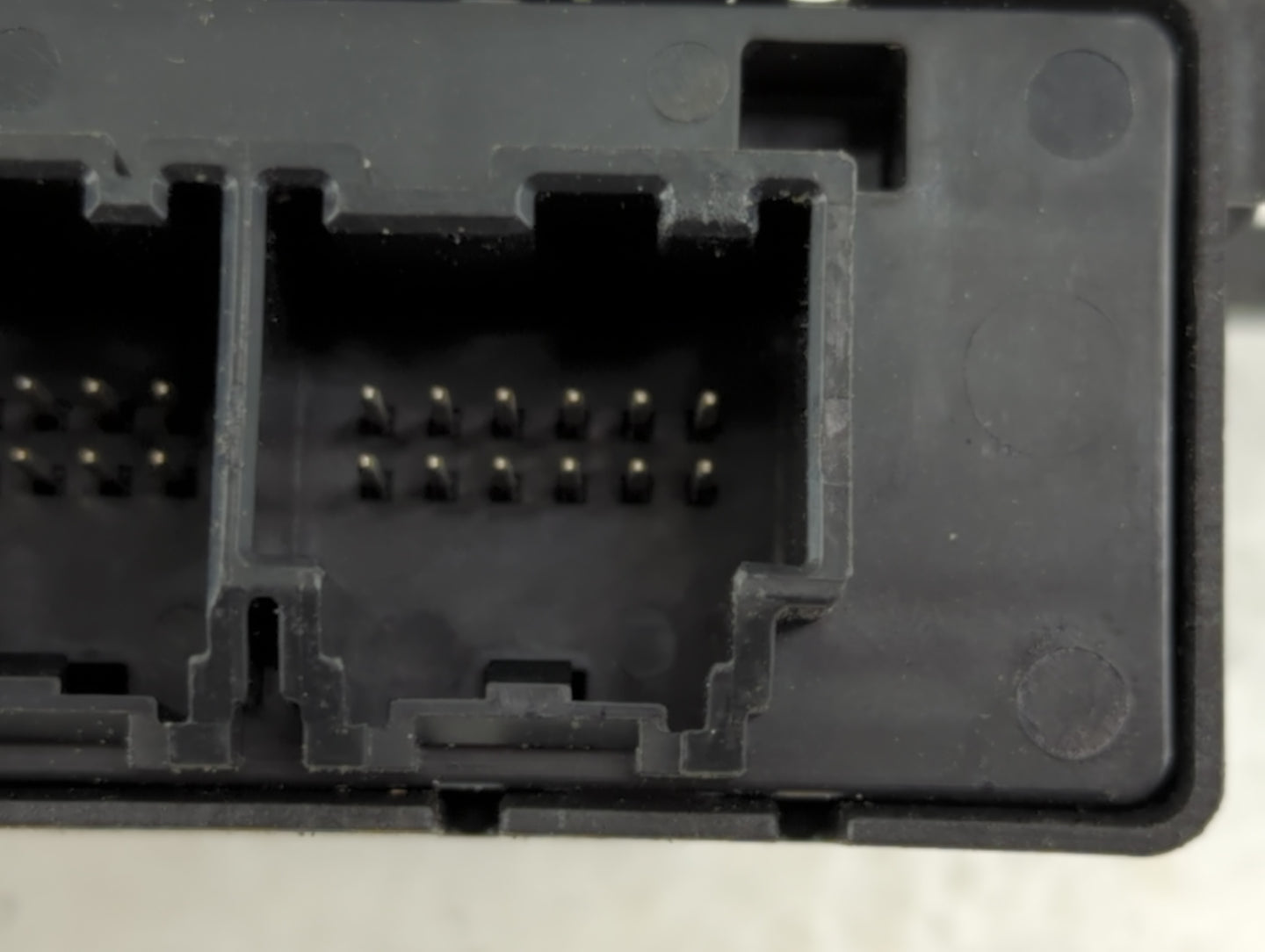 2007-2008 Gmc Acadia Chassis Control Module Ccm Bcm Body Control - Oemusedautoparts1.com