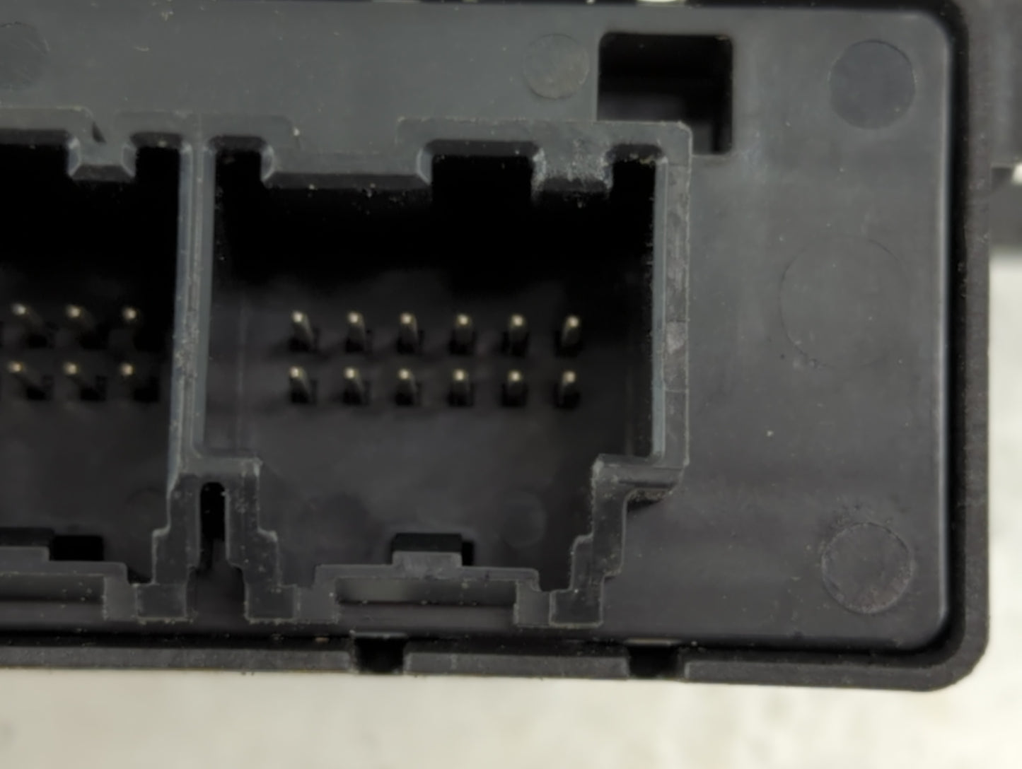 2007-2008 Gmc Acadia Chassis Control Module Ccm Bcm Body Control - Oemusedautoparts1.com
