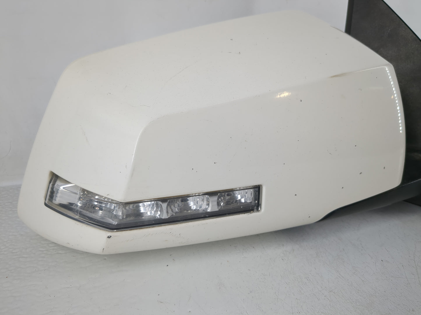 2007-2008 Gmc Acadia Driver Side View Mirror - Left Door Mirror OEM Used - Oemusedautoparts1.com