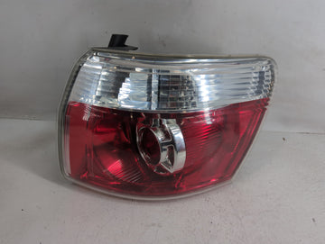 2007-2012 Gmc Acadia Tail Light Assembly Passenger Right OEM P/N:15130010 Fits Fits 2007 2008 2009 2010 2011 2012 OEM Used A