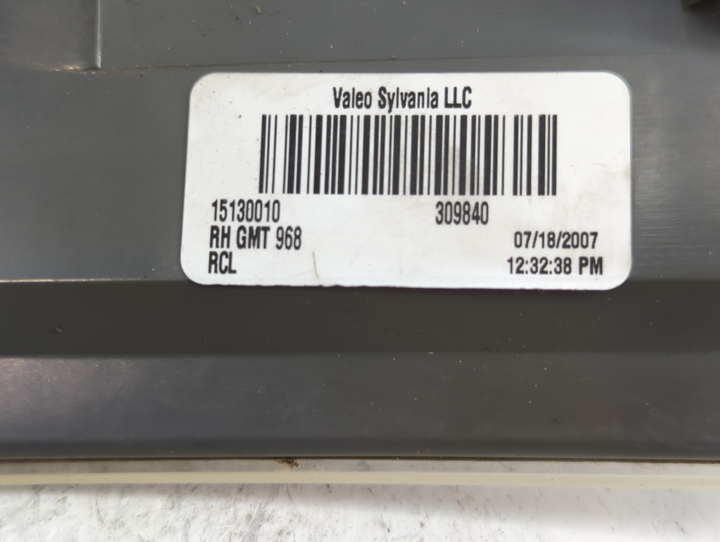 2007-2012 Gmc Acadia Tail Light Assembly Passenger Right OEM P/N:15130010 Fits Fits 2007 2008 2009 2010 2011 2012 OEM Used A