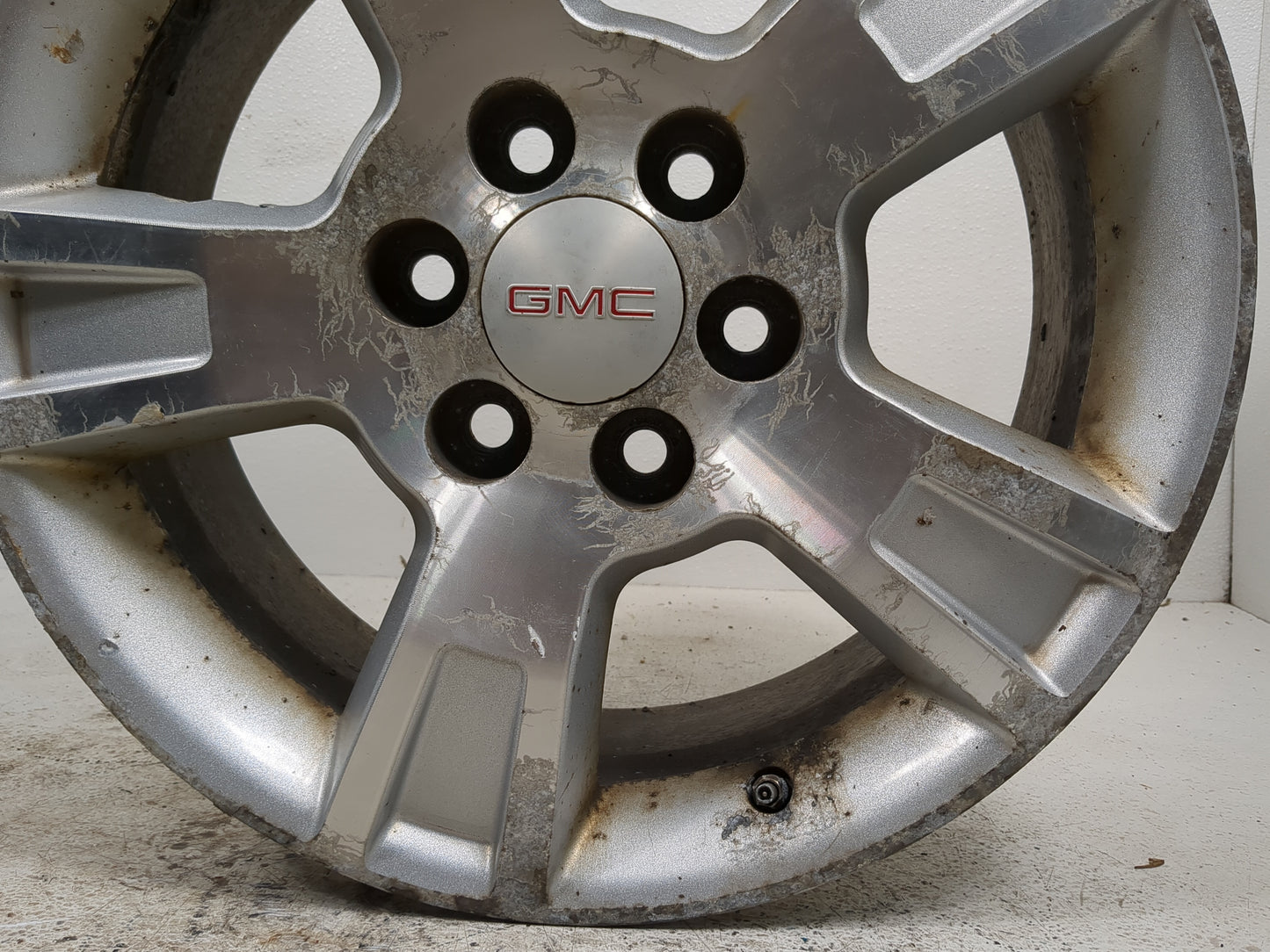2007-2008 Gmc Acadia Oem Wheel Rim 1374740 - Oemusedautoparts1.com