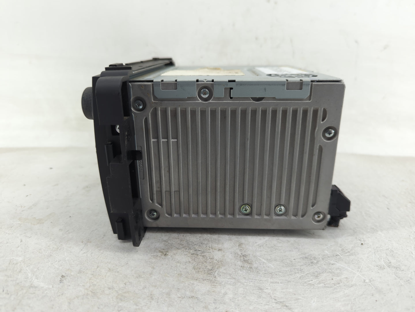 2007-2008 Gmc Acadia Radio AM FM Cd Player Receiver Replacement Fits Fits 2007 2008 OEM Used Auto Parts - Oemusedautoparts1.