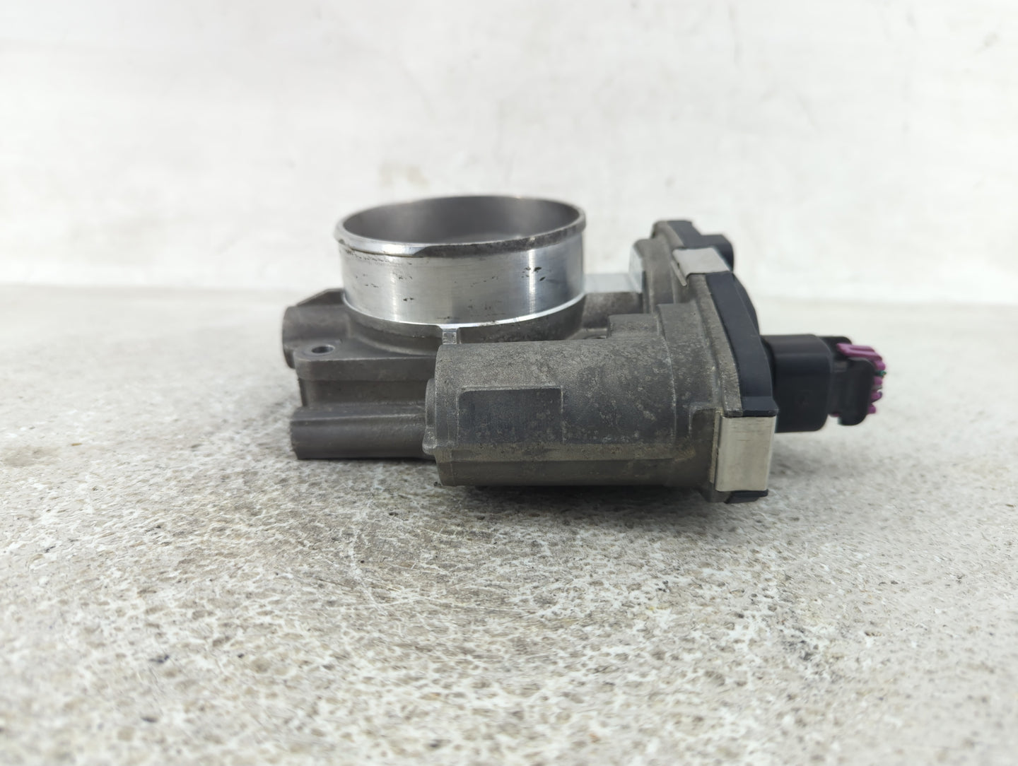 2007-2011 Gmc Acadia Throttle Body Fits Fits 2007 2008 2009 2010 2011 OEM Used Auto Parts - Oemusedautoparts1.com