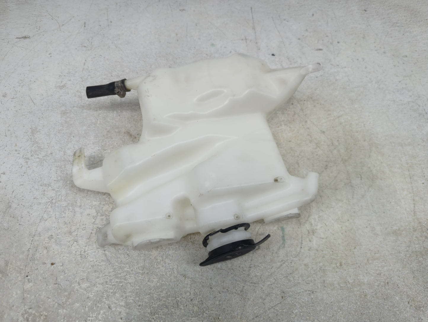 2007-2017 Gmc Acadia Radiator Coolant Overflow Expansion Tank Bottle 1390538 - Oemusedautoparts1.com