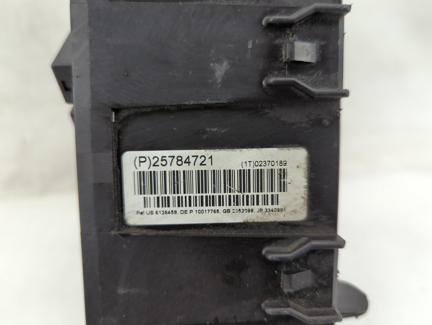 2007-2008 Gmc Acadia Fusebox Fuse Box Panel Relay Module P/N:6126458 25784721 Fits Fits 2007 2008 OEM Used Auto Parts - Oemu