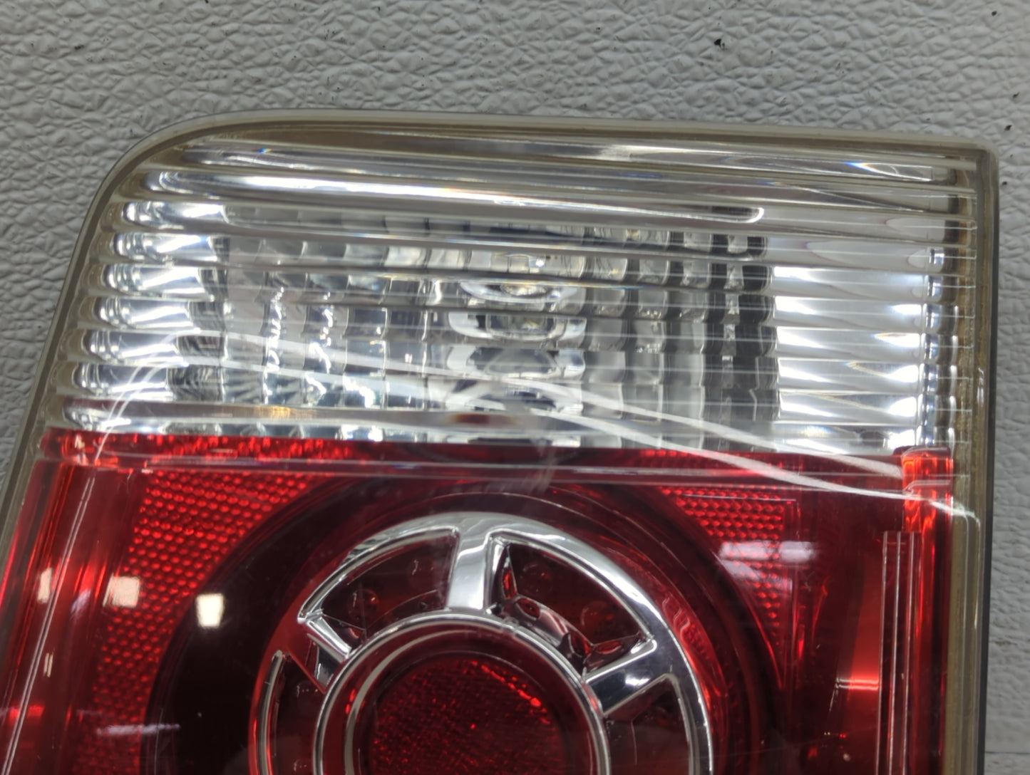 2007-2012 Gmc Acadia Tail Light Assembly Passenger Right OEM P/N:20811960 Fits Fits 2007 2008 2009 2010 2011 2012 OEM Used A