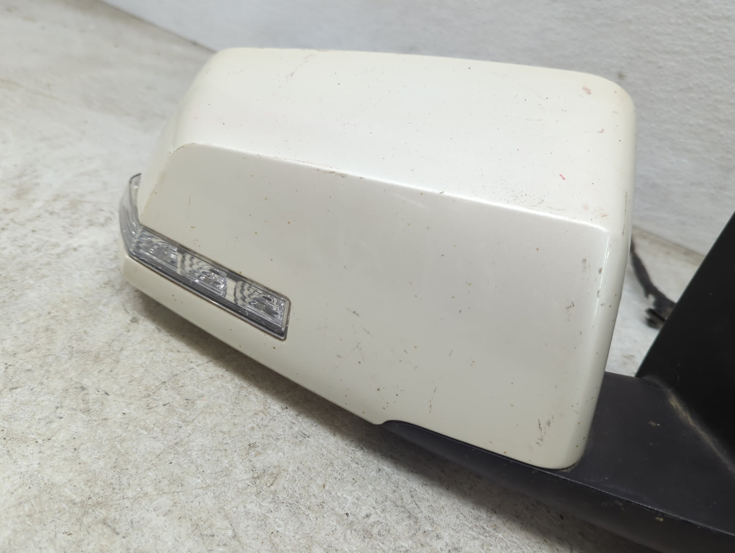 2007-2008 Gmc Acadia Passenger Side View Mirror - Right Door Mirror OEM Used - Oemusedautoparts1.com