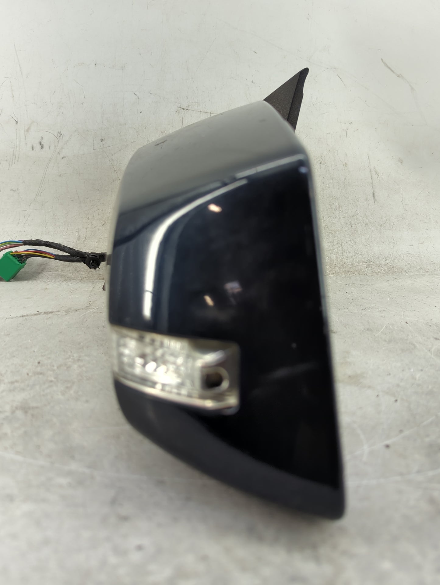 2007-2008 Gmc Acadia Driver Side View Mirror - Left Door Mirror OEM Used - Oemusedautoparts1.com