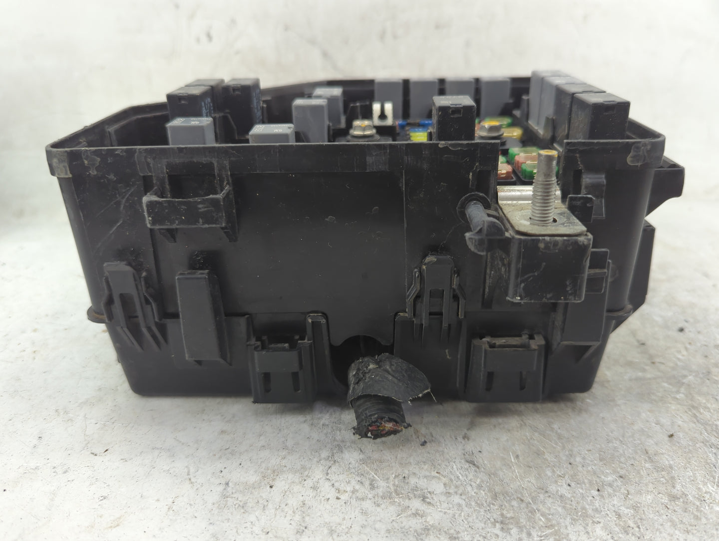 2007-2008 Gmc Acadia Fusebox Fuse Box Panel Relay Module P/N:25856251 13080357 Fits Fits 2007 2008 OEM Used Auto Parts - Oem