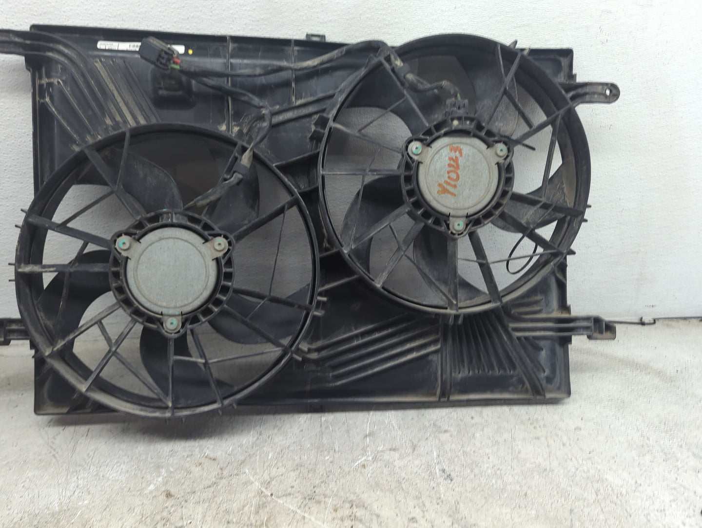 2007-2017 Gmc Acadia Electric Radiator Cooling Fan Motor Assembly P/N:20972758 Fits OEM Used Auto Parts - Oemusedautoparts1.