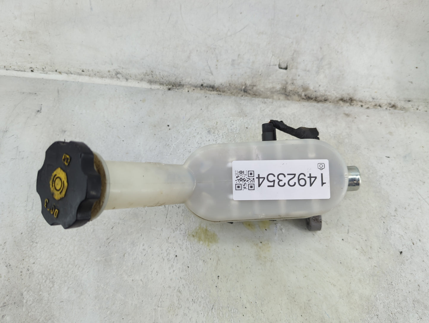 2007-2008 Gmc Acadia Brake Master Cylinder 1492354 - Oemusedautoparts1.com