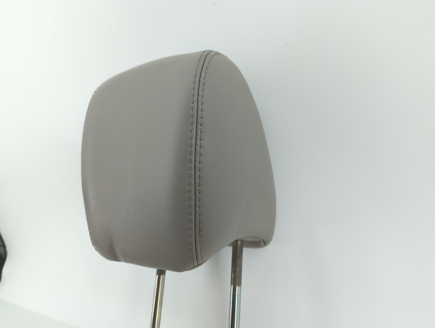 2007-2008 Gmc Acadia Headrest Head Rest Rear Seat Fits Fits 2007 2008 OEM Used Auto Parts - Oemusedautoparts1.com