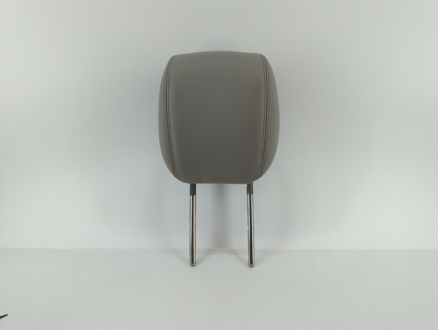 2007-2008 Gmc Acadia Headrest Head Rest Rear Seat Fits Fits 2007 2008 OEM Used Auto Parts - Oemusedautoparts1.com