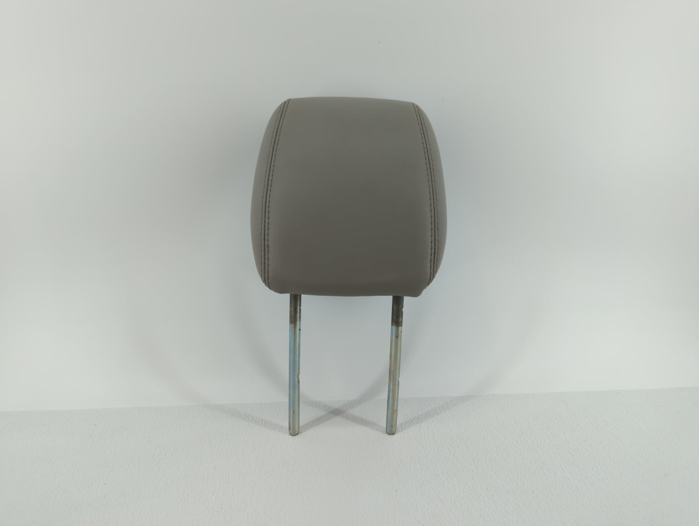 2007-2008 Gmc Acadia Headrest Head Rest Rear Seat Fits Fits 2007 2008 OEM Used Auto Parts - Oemusedautoparts1.com