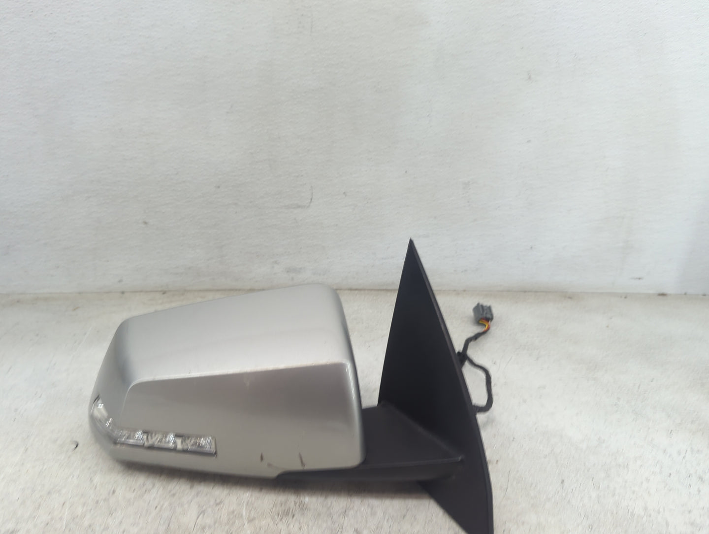 2007-2008 Gmc Acadia Passenger Side View Mirror - Right Door Mirror OEM Used - Oemusedautoparts1.com