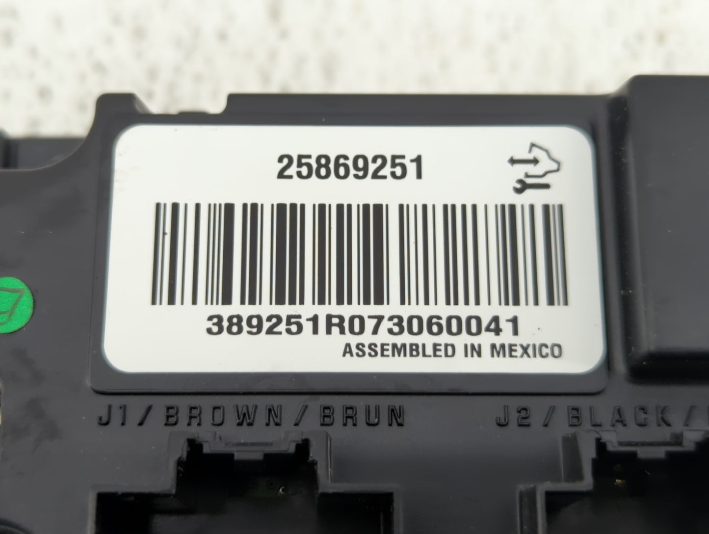 2007-2017 Gmc Acadia Radio AM FM Cd Player Receiver Replacement P/N:25869251 Fits OEM Used Auto Parts - Oemusedautoparts1.co