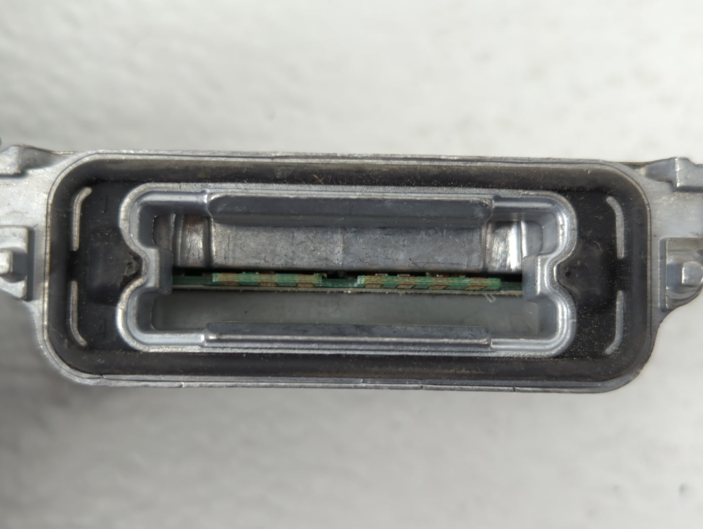 2007-2008 Gmc Acadia Headlight Ballast Head Light Silver Steel Metallic - Oemusedautoparts1.com