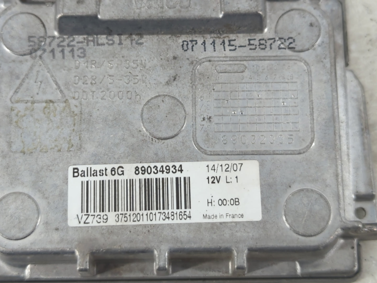 2008 Gmc Acadia Headlight Ballast Head Light Silver Metallic - Oemusedautoparts1.com