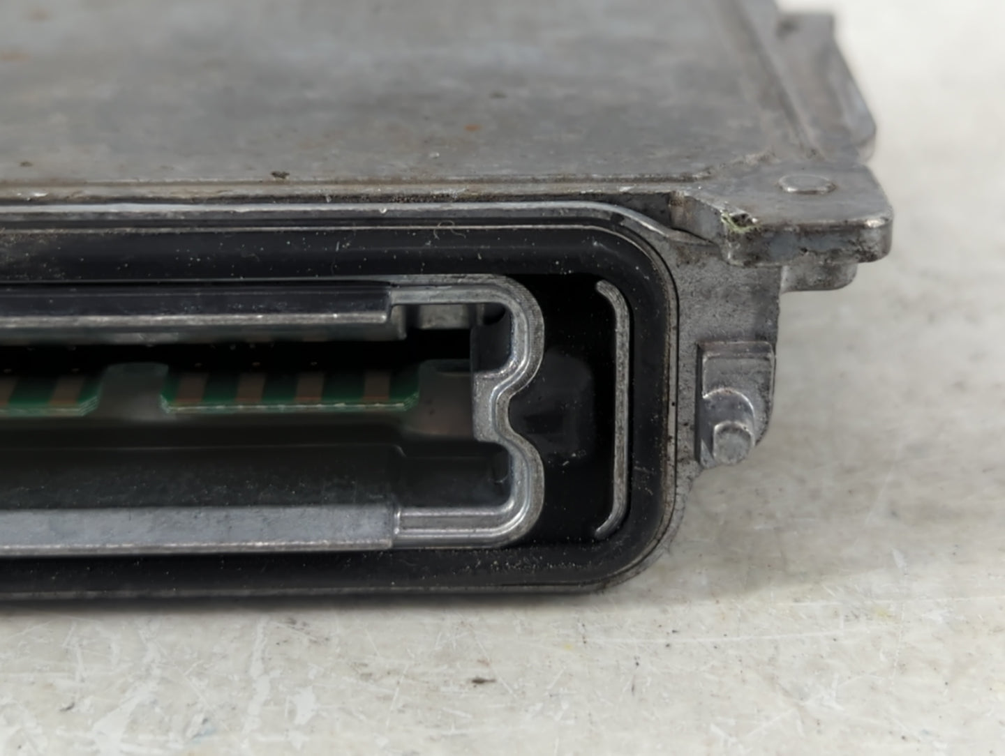 2008 Gmc Acadia Headlight Ballast Head Light Silver Metallic - Oemusedautoparts1.com