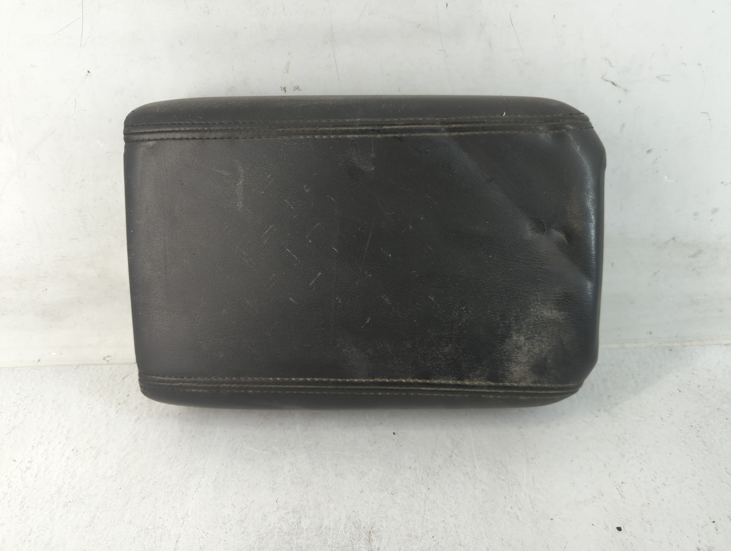 2007-2012 Gmc Acadia Center Console Armrest Cover Lid Fits Fits 2007 2008 2009 2010 2011 2012 OEM Used Auto Parts - Oemuseda