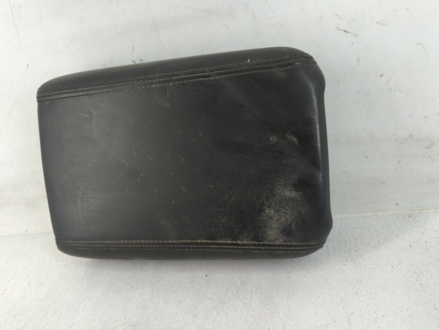 2007-2012 Gmc Acadia Center Console Armrest Cover Lid Fits Fits 2007 2008 2009 2010 2011 2012 OEM Used Auto Parts - Oemuseda