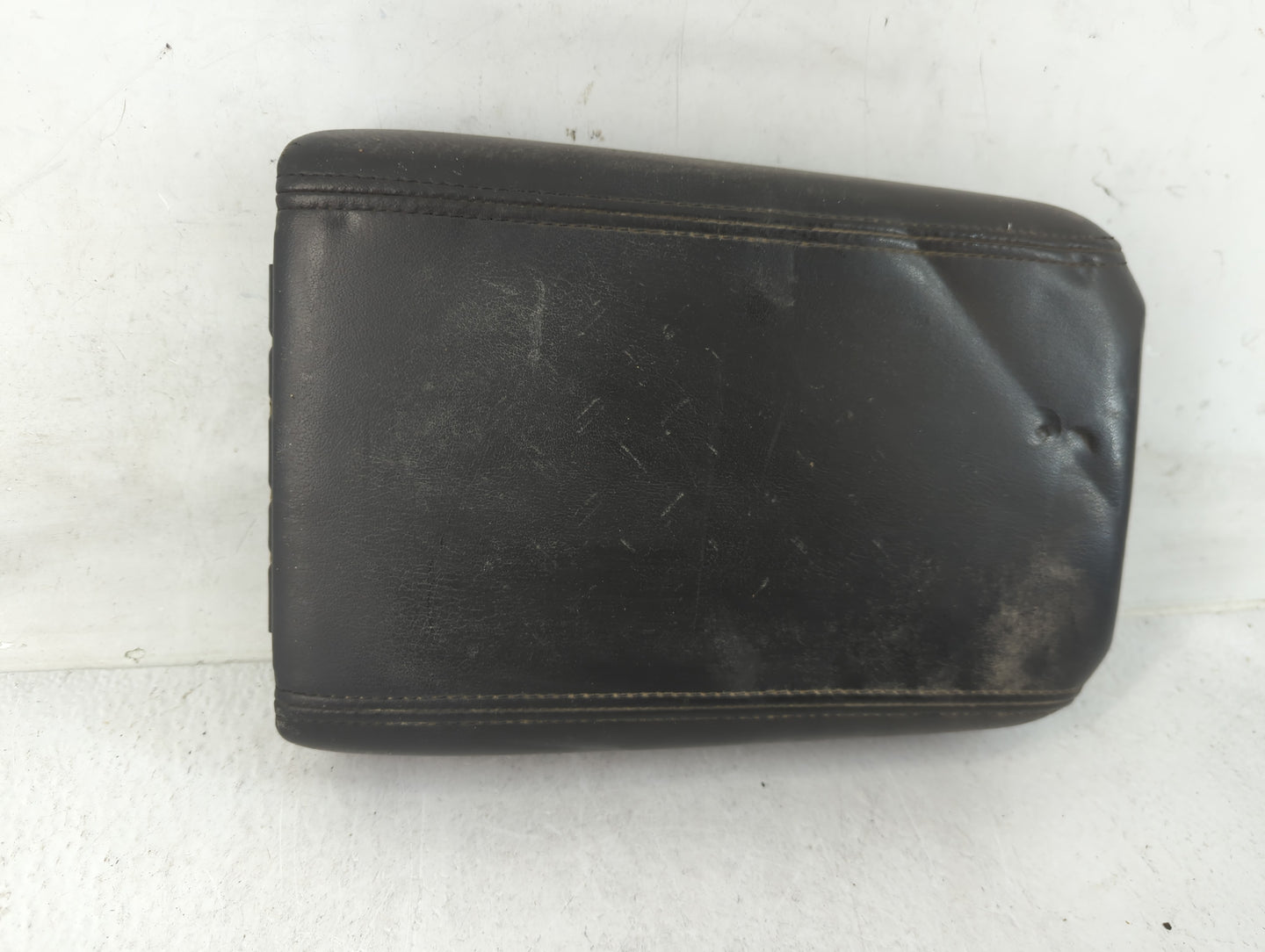 2007-2012 Gmc Acadia Center Console Armrest Cover Lid Fits Fits 2007 2008 2009 2010 2011 2012 OEM Used Auto Parts - Oemuseda