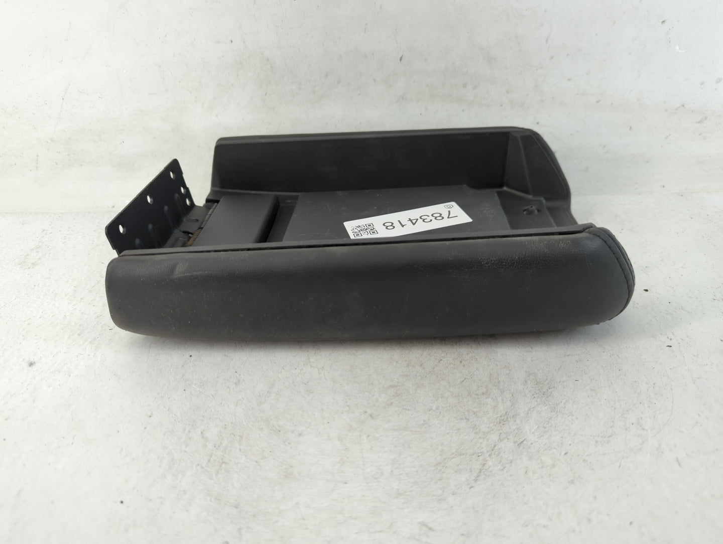 2007-2012 Gmc Acadia Center Console Armrest Cover Lid Fits Fits 2007 2008 2009 2010 2011 2012 OEM Used Auto Parts - Oemuseda